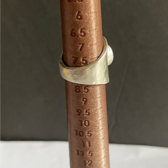 TJG Silver Toned Distressed Look Ring Size 8 - Picture 6 of 7